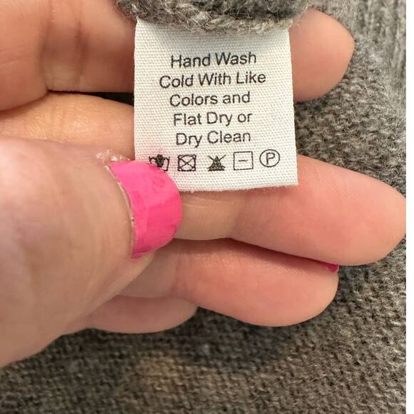 Subtle Luxury gray cashmere long sleeves v neck sweater size XS/S - Picture 5 of 10